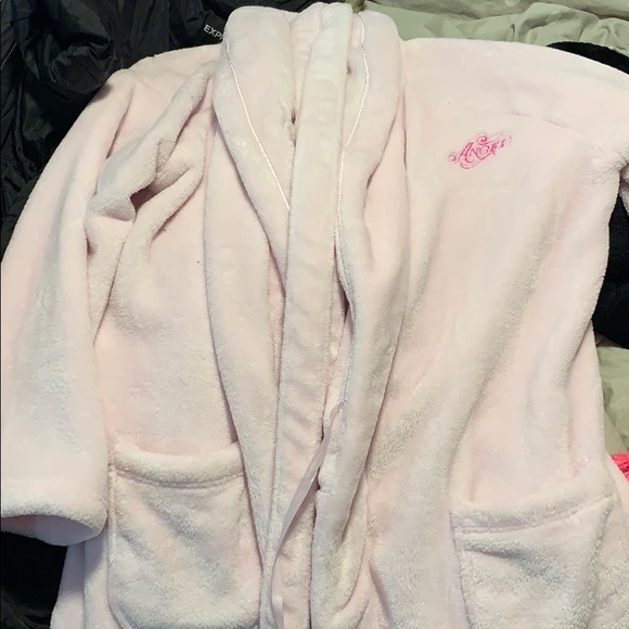 Victoria’s Secret fuzzy robe - Picture 1 of 1